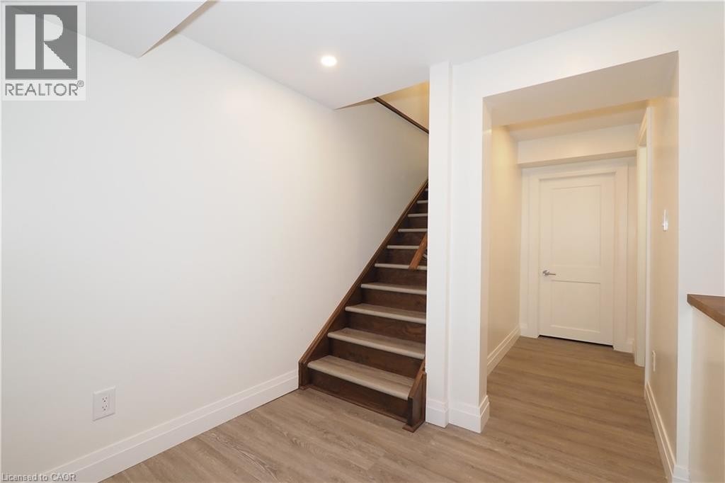 












604 PINERY Trail

,
Waterloo,




Ontario
N2V2Y6

