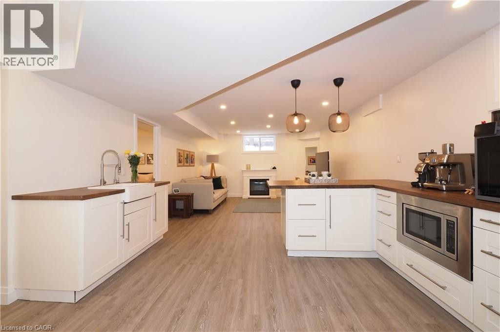 












604 PINERY Trail

,
Waterloo,




Ontario
N2V2Y6

