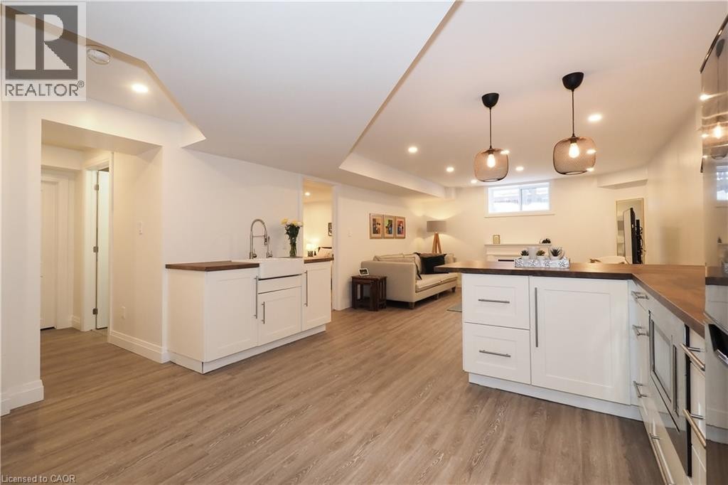 












604 PINERY Trail

,
Waterloo,




Ontario
N2V2Y6

