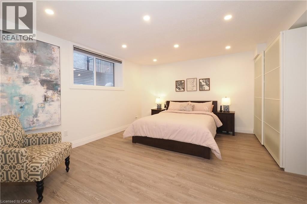 












604 PINERY Trail

,
Waterloo,




Ontario
N2V2Y6

