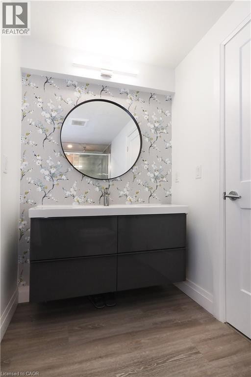 












604 PINERY Trail

,
Waterloo,




Ontario
N2V2Y6

