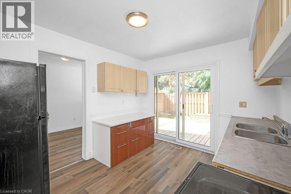 












5193 BANTING Court

,
Burlington,




Ontario
L7L2Z4

