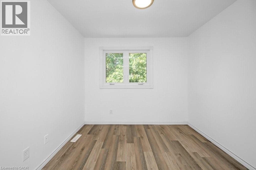 












5193 BANTING Court

,
Burlington,




Ontario
L7L2Z4

