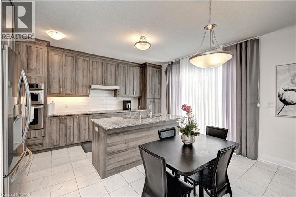 












520 NATHALIE Crescent

,
Kitchener,




Ontario
N2E0H8

