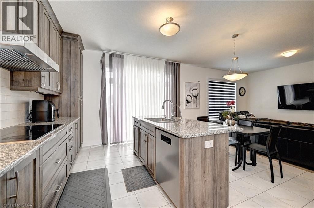 












520 NATHALIE Crescent

,
Kitchener,




Ontario
N2E0H8

