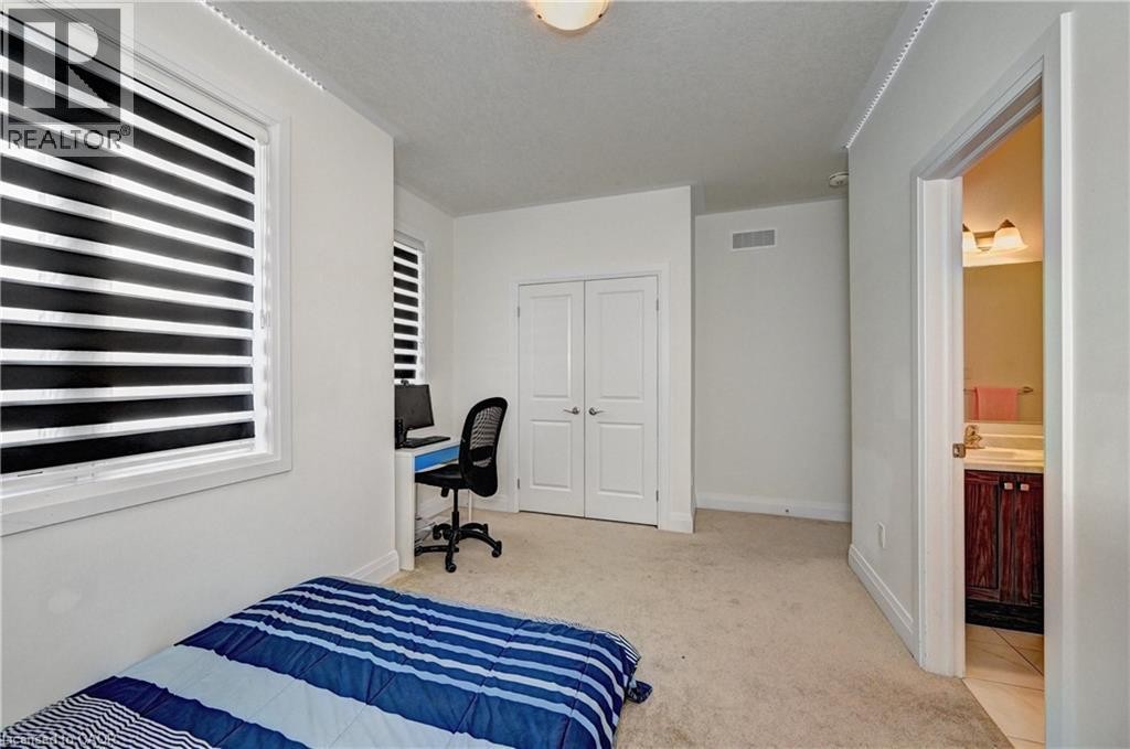 












520 NATHALIE Crescent

,
Kitchener,




Ontario
N2E0H8

