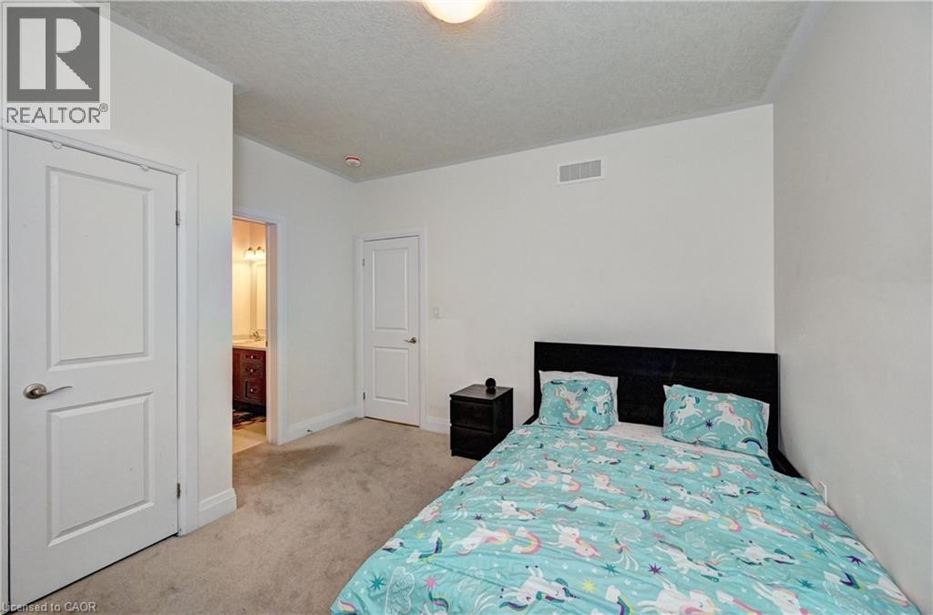 












520 NATHALIE Crescent

,
Kitchener,




Ontario
N2E0H8

