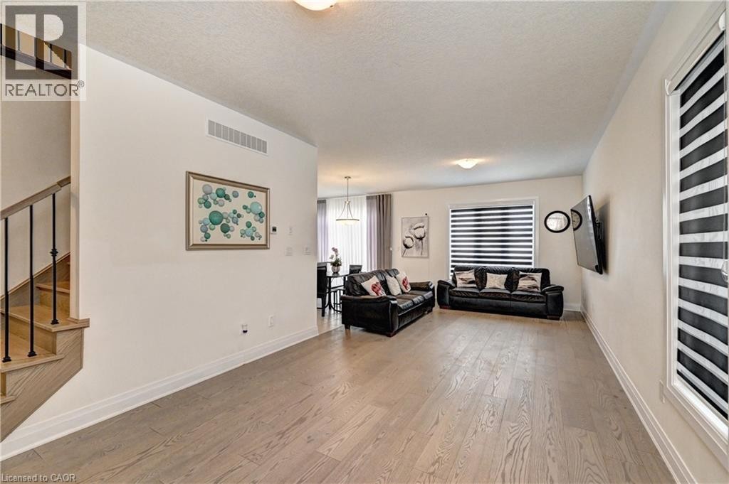 












520 NATHALIE Crescent

,
Kitchener,




Ontario
N2E0H8

