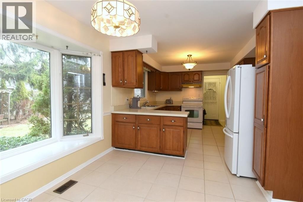 












25 TIMBER Lane

,
Oakville,




Ontario
L6L2Z4

