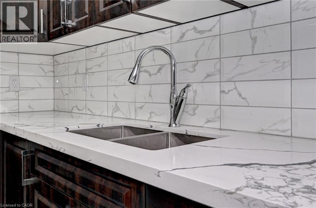 












43 APPLE Drive Unit# BASEMENT UNIT

,
Cambridge,




Ontario
N3C0E7

