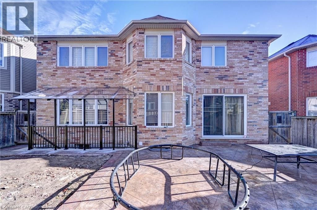 












43 APPLE Drive Unit# BASEMENT UNIT

,
Cambridge,




Ontario
N3C0E7

