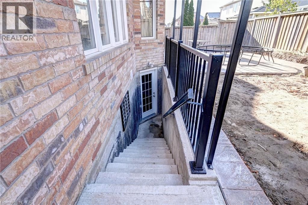 












43 APPLE Drive Unit# BASEMENT UNIT

,
Cambridge,




Ontario
N3C0E7

