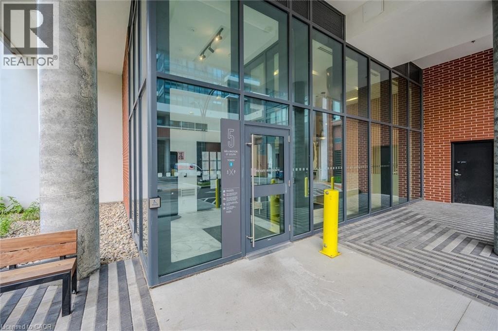 












5 WELLINGTON Street S Unit# 1604

,
Kitchener,




Ontario
N2G0E3

