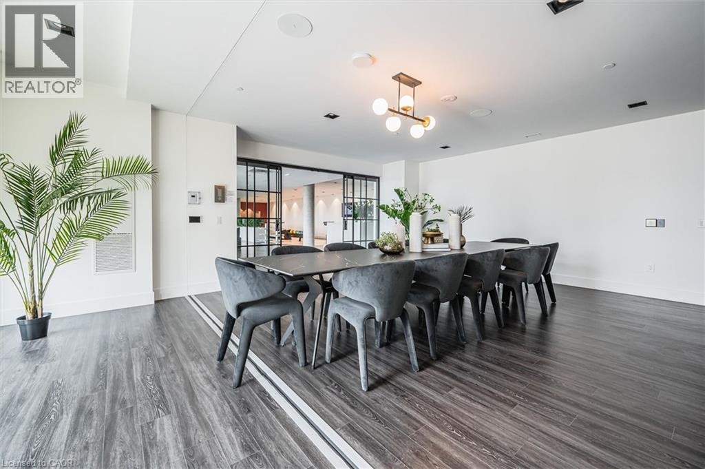












5 WELLINGTON Street S Unit# 1604

,
Kitchener,




Ontario
N2G0E3

