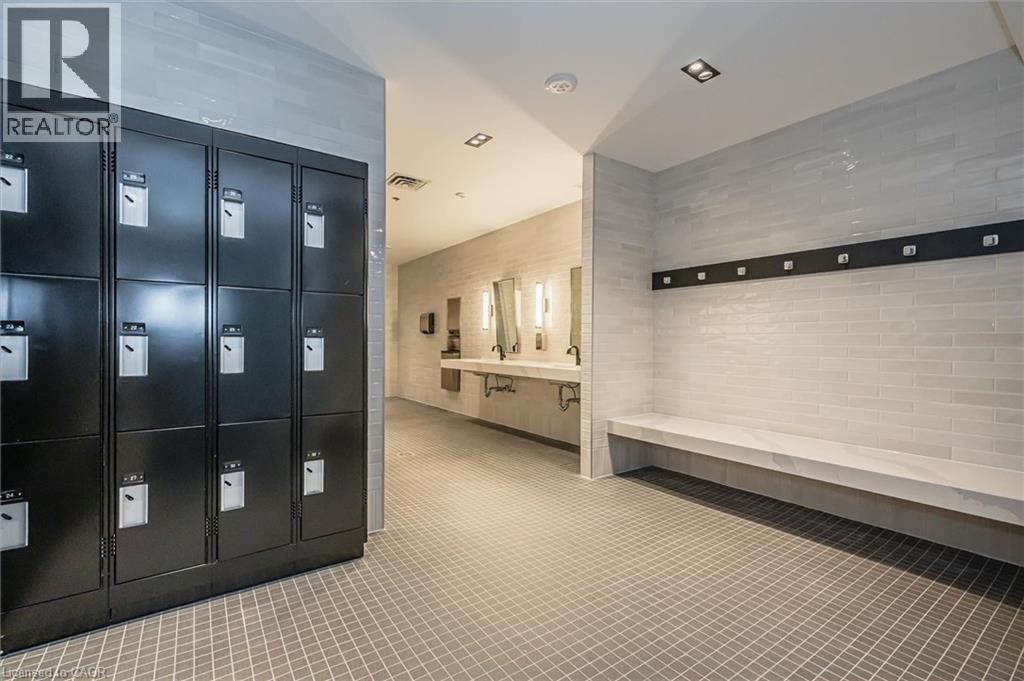 












5 WELLINGTON Street S Unit# 1604

,
Kitchener,




Ontario
N2G0E3

