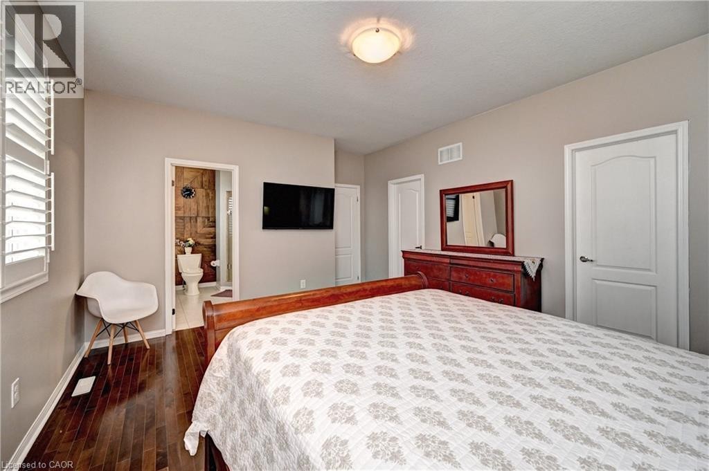 












48 OSGOODE Street

,
Cambridge,




Ontario
N3C0E8

