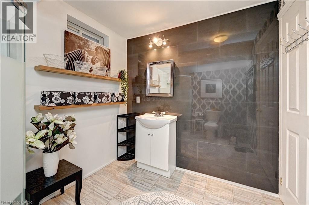 












222 BALDWIN Drive

,
Cambridge,




Ontario
N3C0B3

