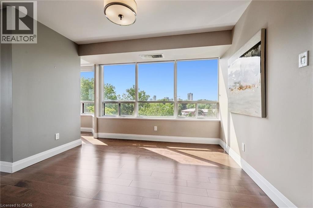 












6 WILLOW Street Unit# 602

,
Waterloo,




Ontario
N2J4S3

