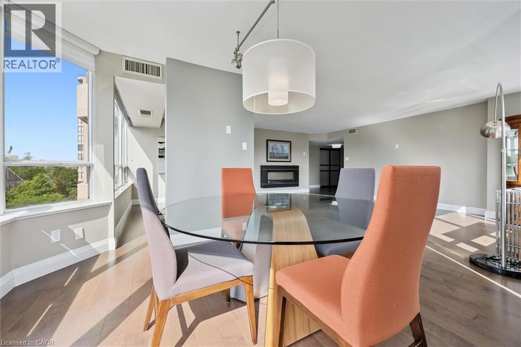 












6 WILLOW Street Unit# 602

,
Waterloo,




Ontario
N2J4S3

