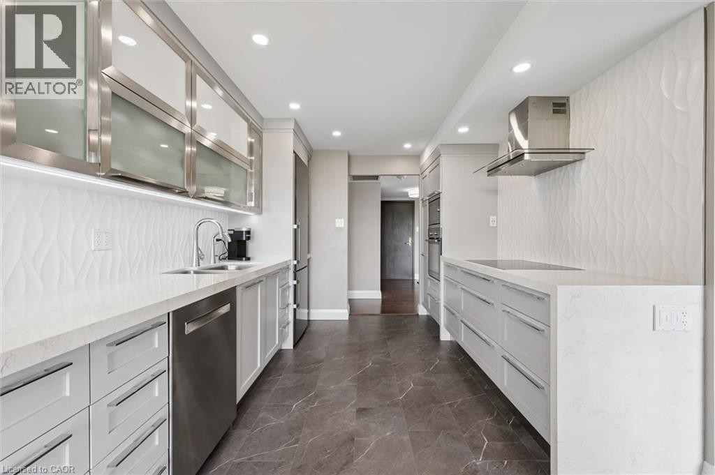 












6 WILLOW Street Unit# 602

,
Waterloo,




Ontario
N2J4S3

