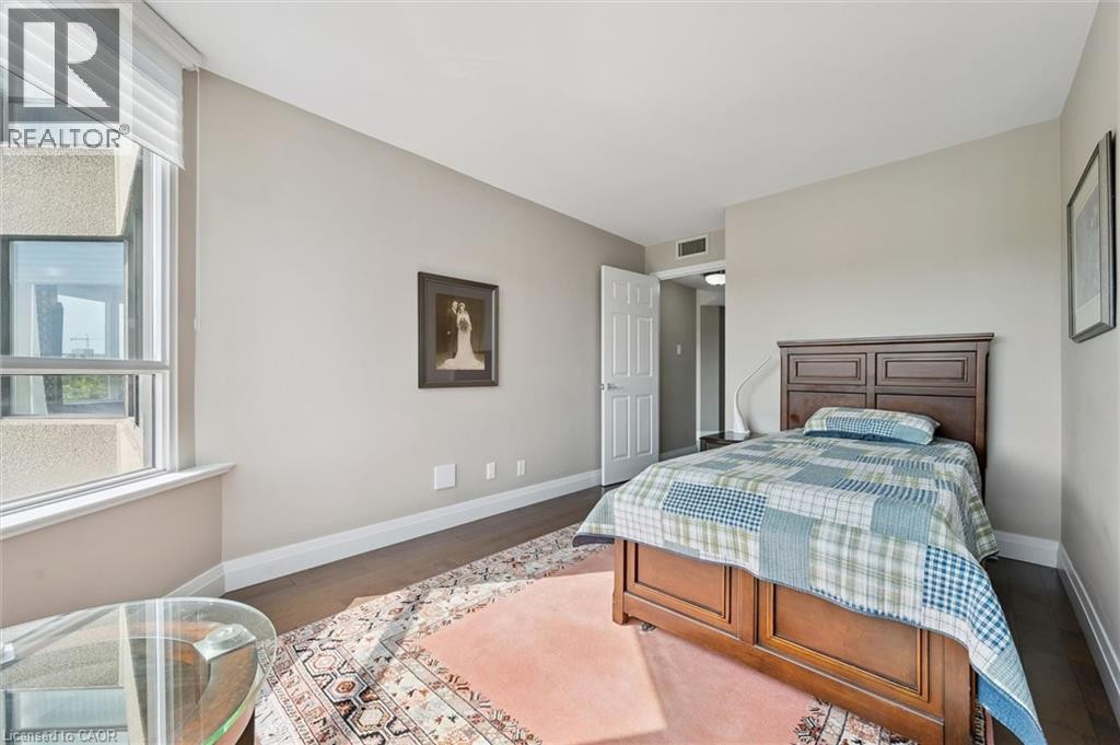 












6 WILLOW Street Unit# 602

,
Waterloo,




Ontario
N2J4S3

