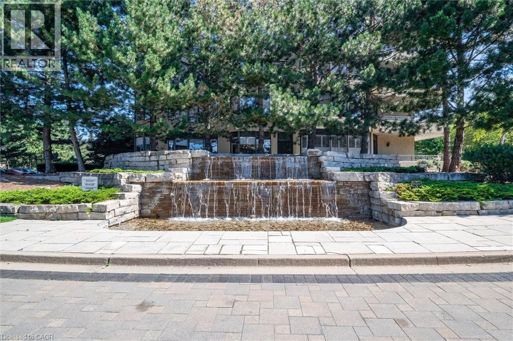 












6 WILLOW Street Unit# 602

,
Waterloo,




Ontario
N2J4S3

