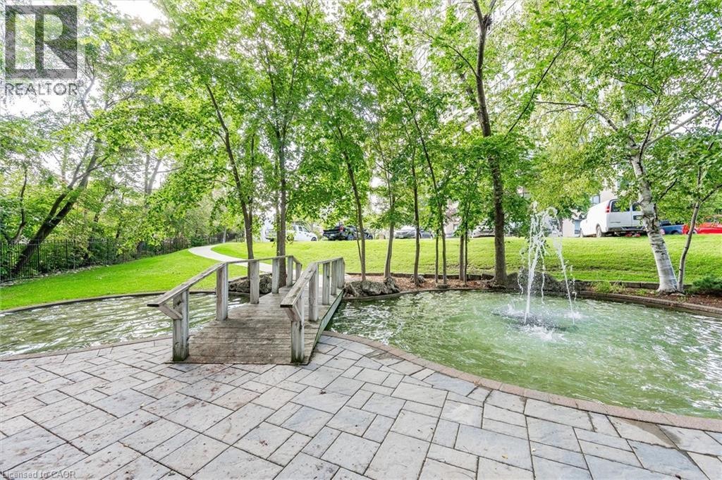 












6 WILLOW Street Unit# 602

,
Waterloo,




Ontario
N2J4S3


