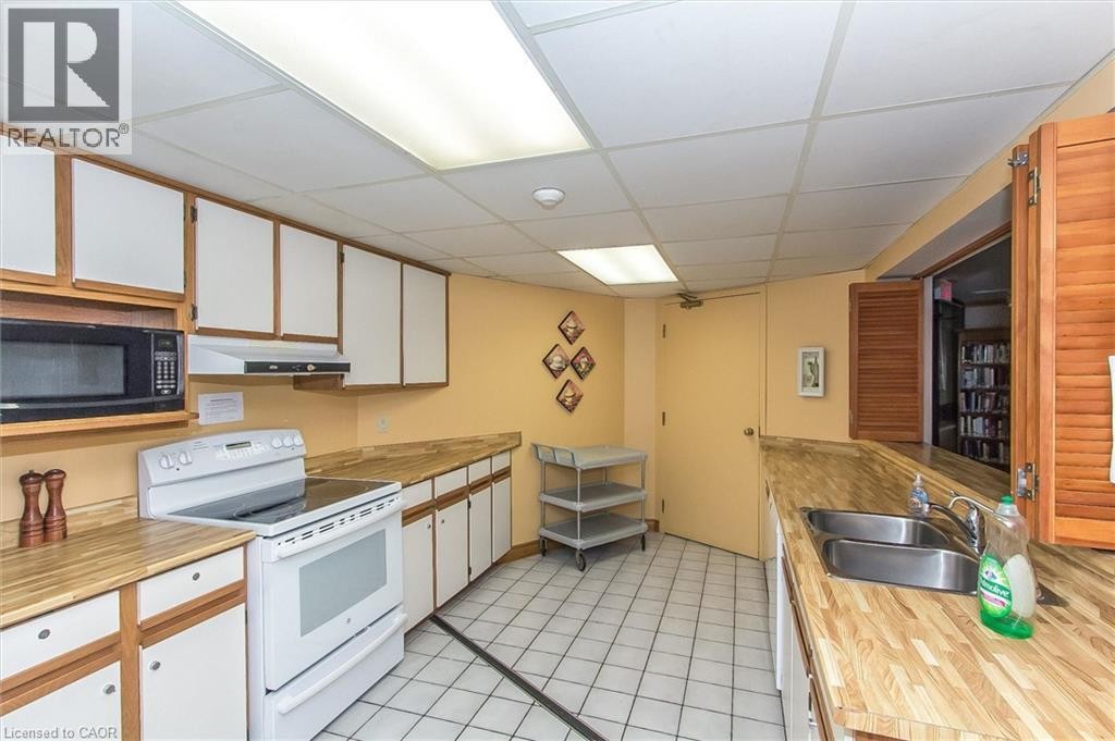 












6 WILLOW Street Unit# 602

,
Waterloo,




Ontario
N2J4S3

