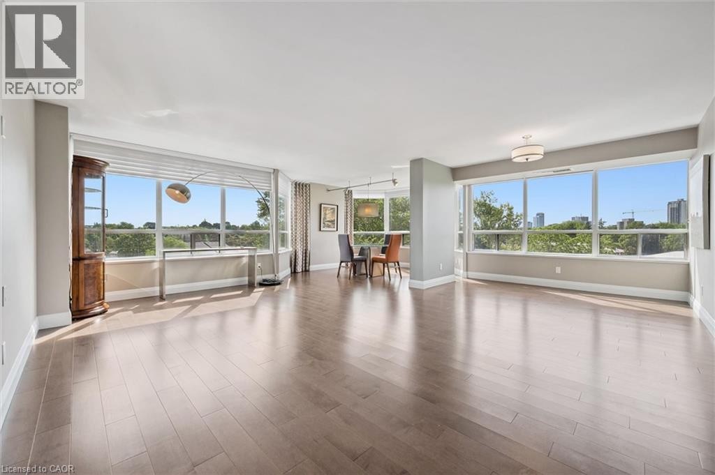 












6 WILLOW Street Unit# 602

,
Waterloo,




Ontario
N2J4S3


