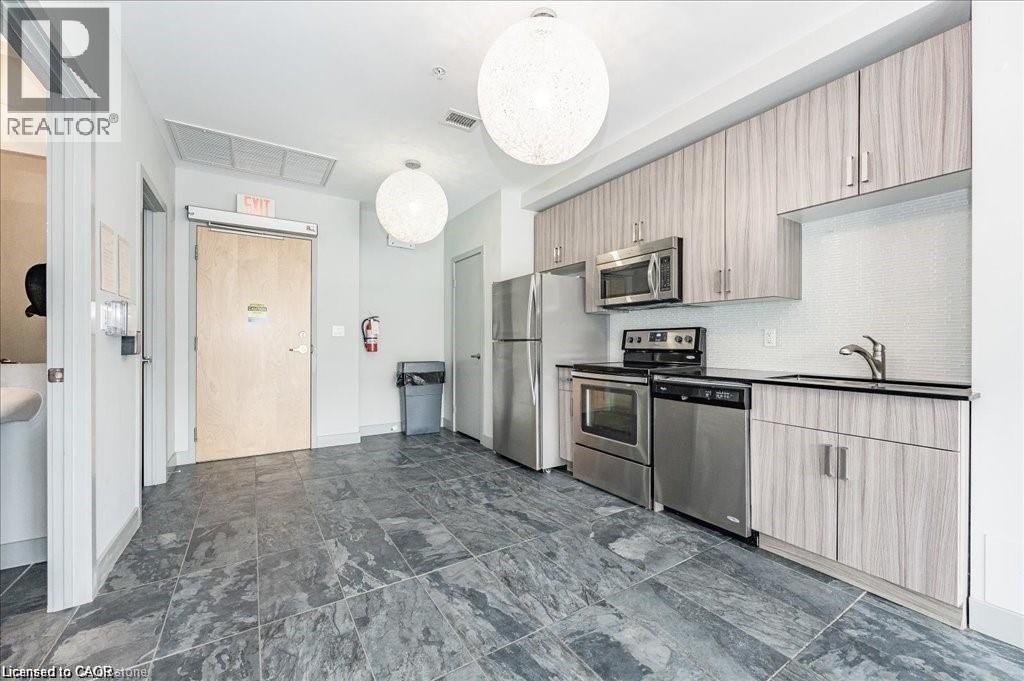 












1 VICTORIA Street S Unit# 811

,
Kitchener,




Ontario
N2G0B5

