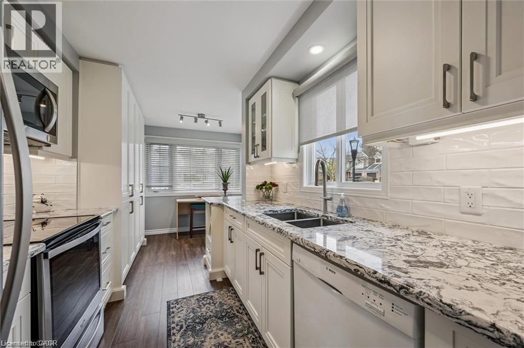 












270 MORRISON Road Unit# 2A

,
Kitchener,




Ontario
N2A3J5

