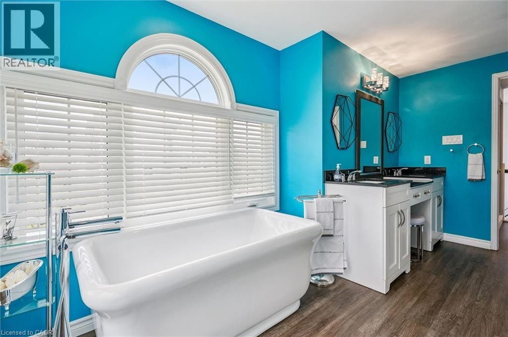 












270 MORRISON Road Unit# 2A

,
Kitchener,




Ontario
N2A3J5

