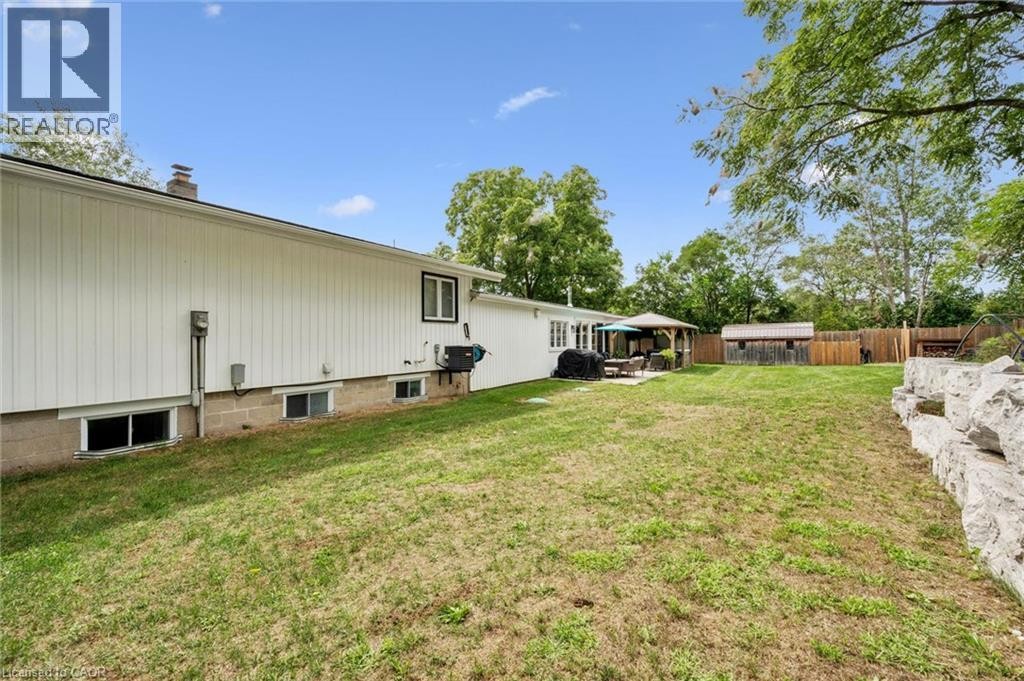 












647 BRANT-WATERLOO Road

,
Ayr,




Ontario
N0B1E0

