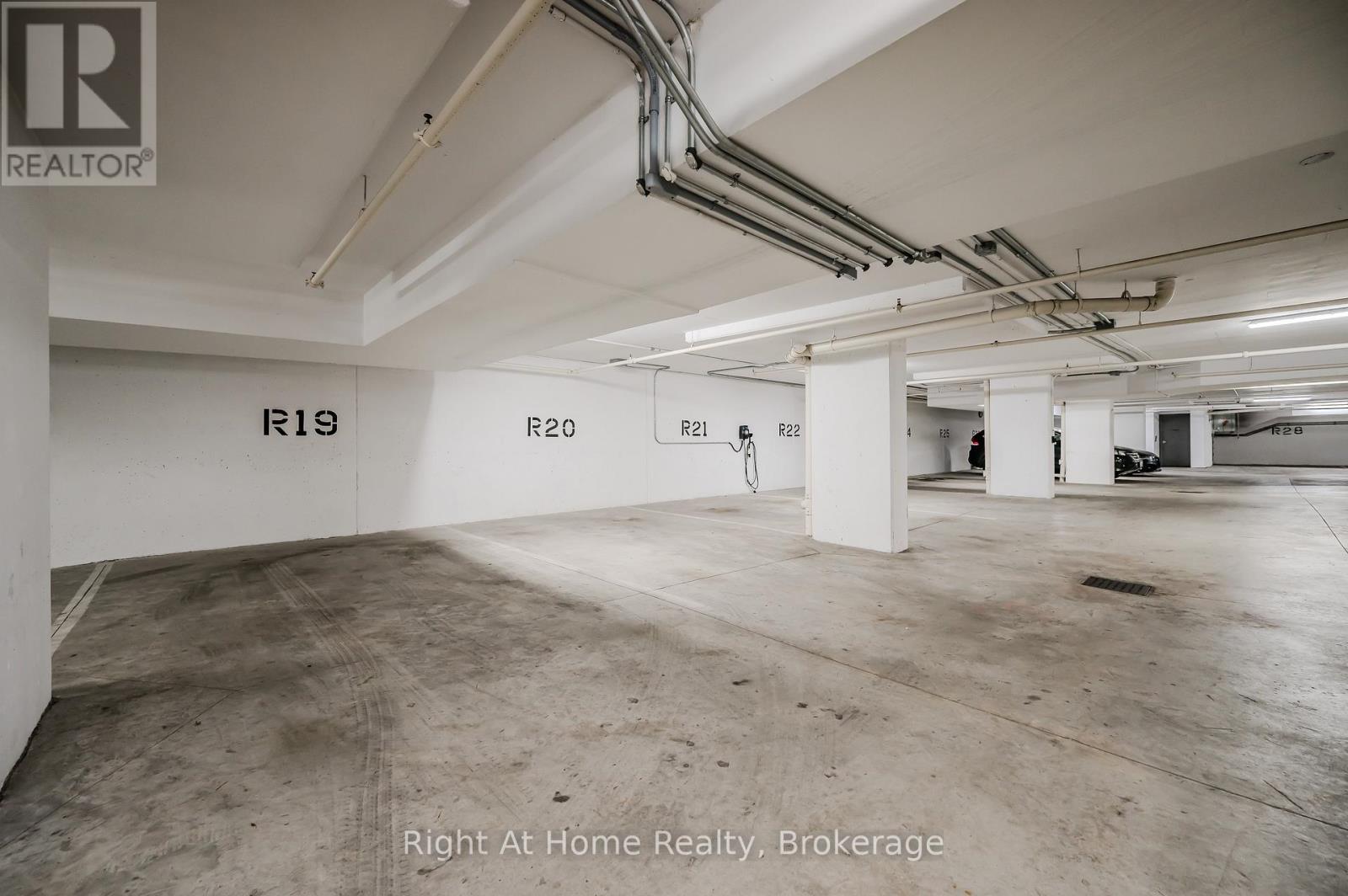 












802 - 2060 LAKESHORE ROAD

,
Burlington (Brant),




Ontario
L7R0G2


