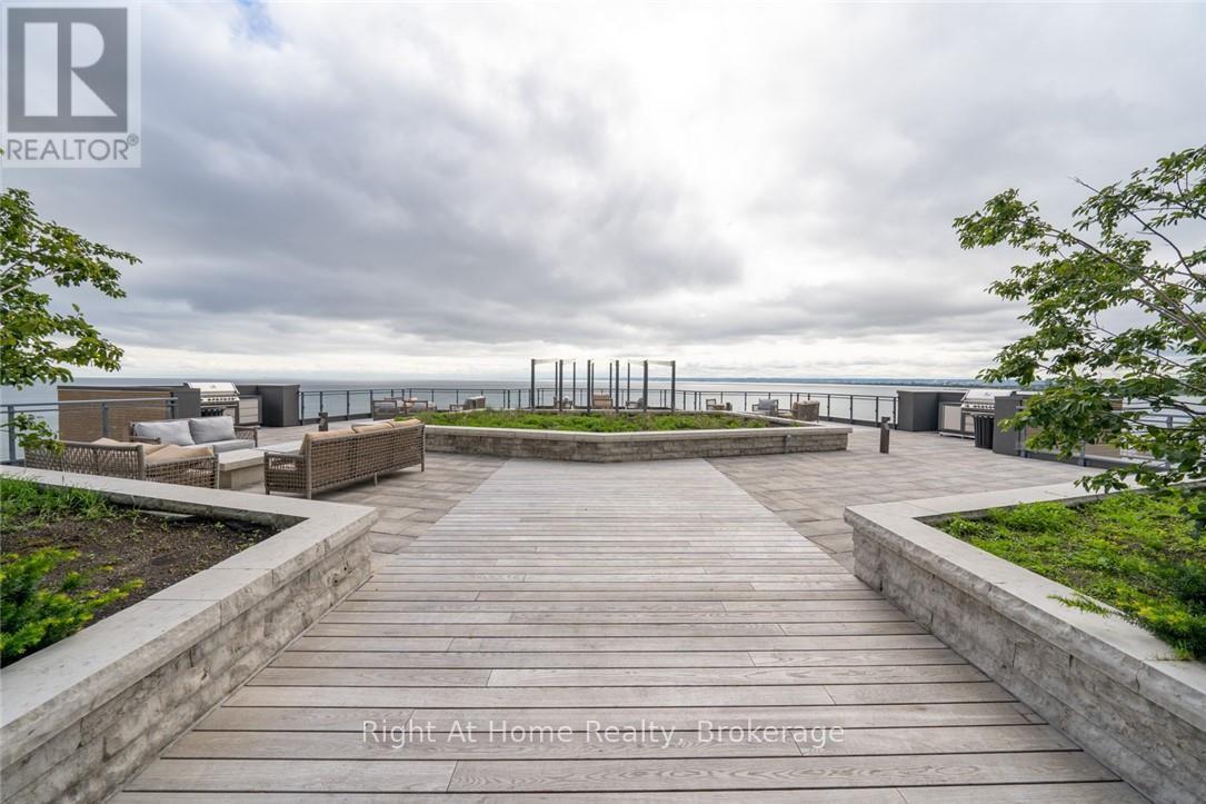 












802 - 2060 LAKESHORE ROAD

,
Burlington (Brant),




Ontario
L7R0G2

