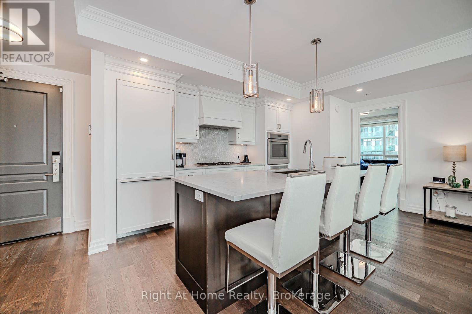 












802 - 2060 LAKESHORE ROAD

,
Burlington (Brant),




Ontario
L7R0G2

