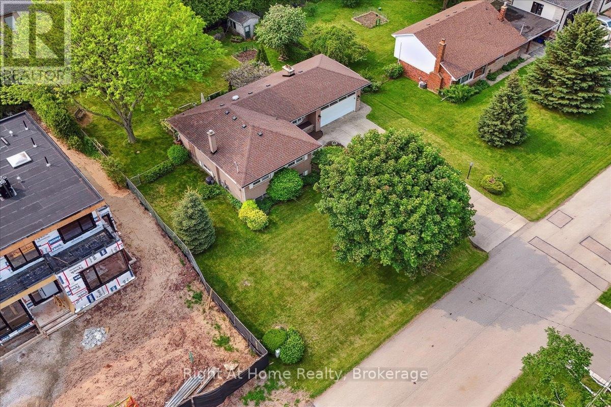 












357 SEATON DRIVE

,
Oakville (WO West),




Ontario
L6L3X9

