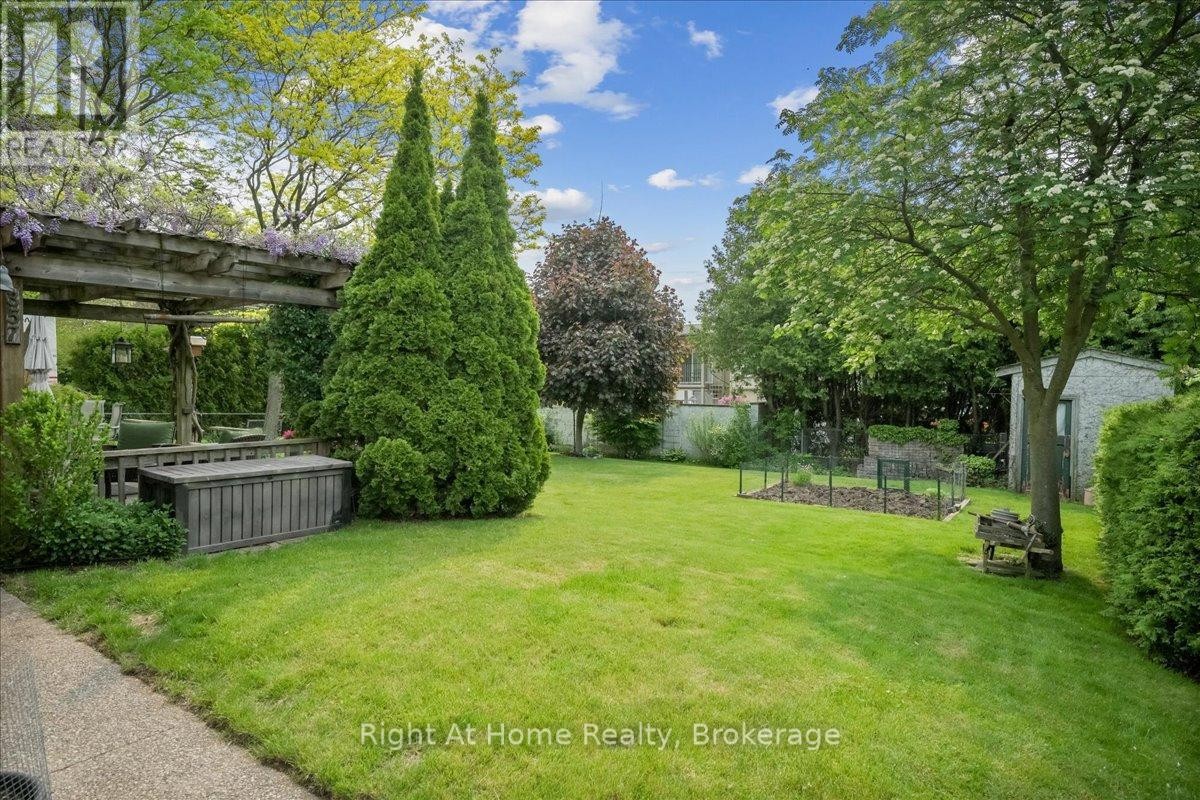 












357 SEATON DRIVE

,
Oakville (WO West),




Ontario
L6L3X9

