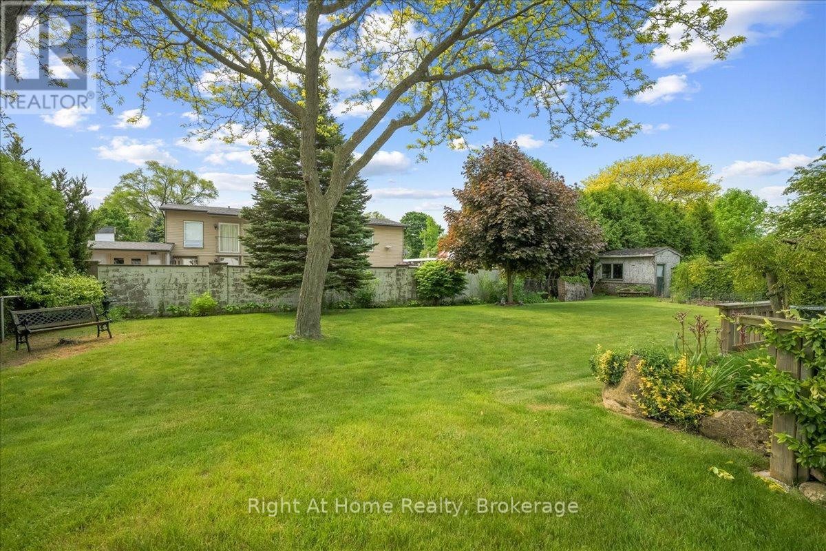 












357 SEATON DRIVE

,
Oakville (WO West),




Ontario
L6L3X9

