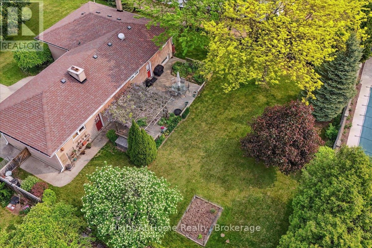 












357 SEATON DRIVE

,
Oakville (WO West),




Ontario
L6L3X9

