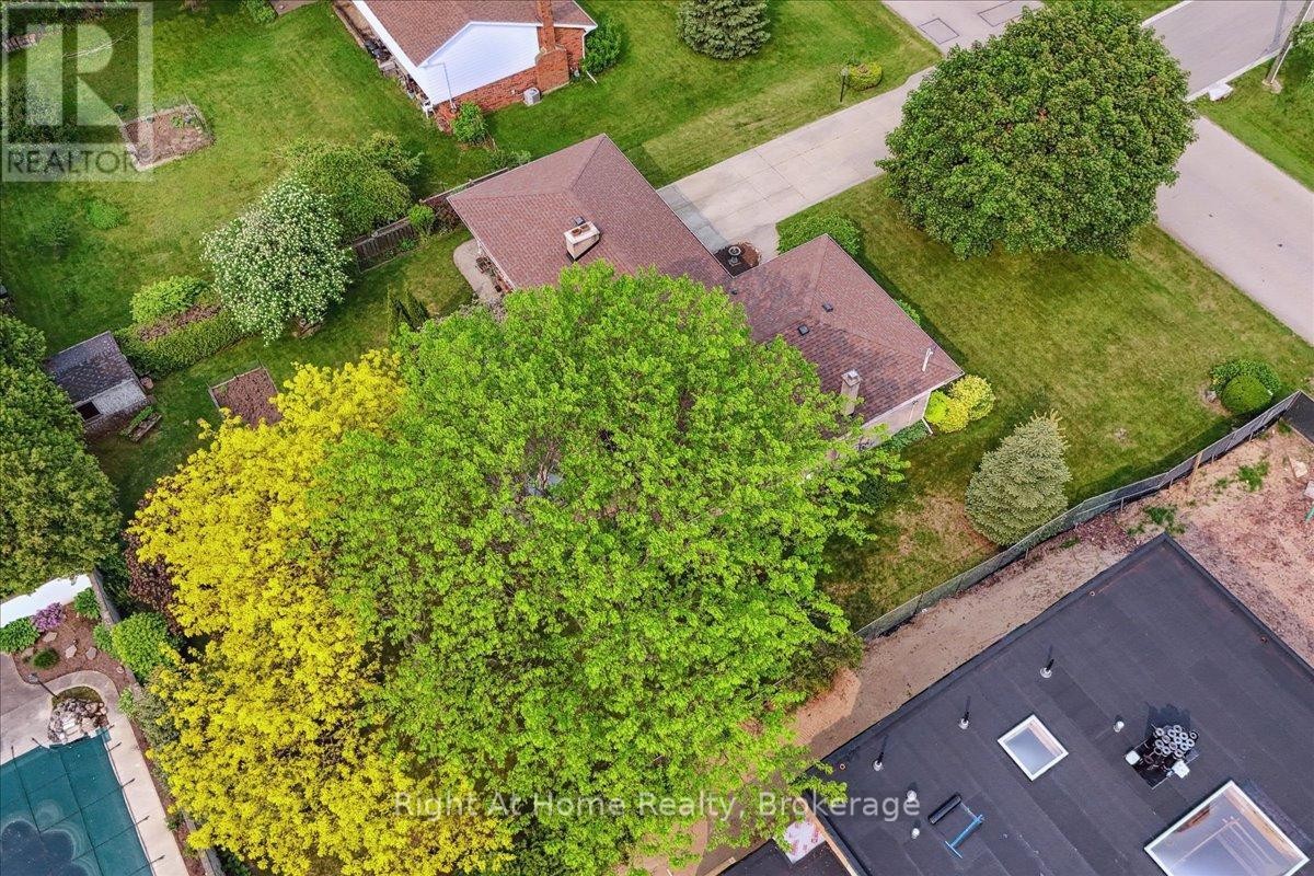 












357 SEATON DRIVE

,
Oakville (WO West),




Ontario
L6L3X9

