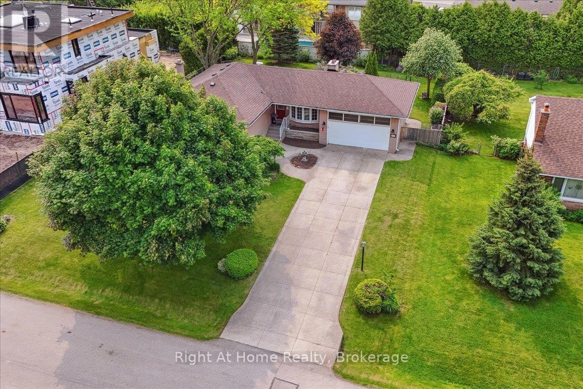 












357 SEATON DRIVE

,
Oakville (WO West),




Ontario
L6L3X9

