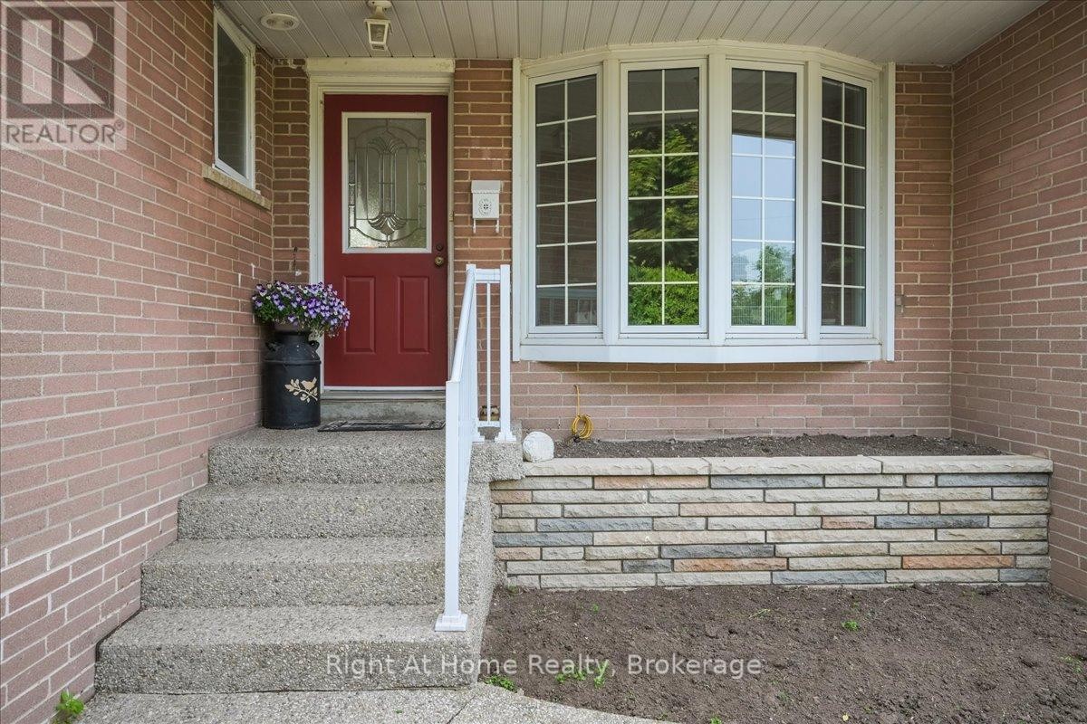 












357 SEATON DRIVE

,
Oakville (WO West),




Ontario
L6L3X9


