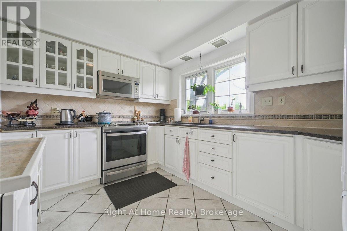 












357 SEATON DRIVE

,
Oakville (WO West),




Ontario
L6L3X9

