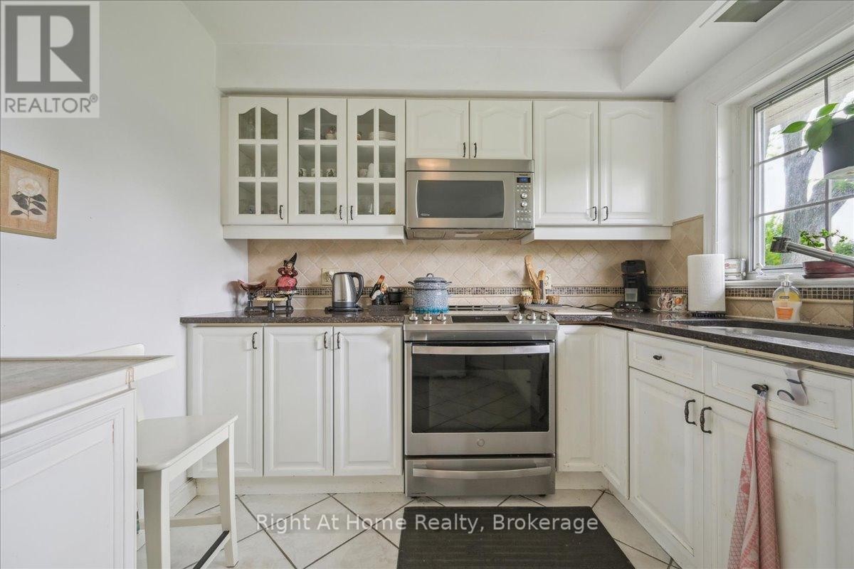 












357 SEATON DRIVE

,
Oakville (WO West),




Ontario
L6L3X9

