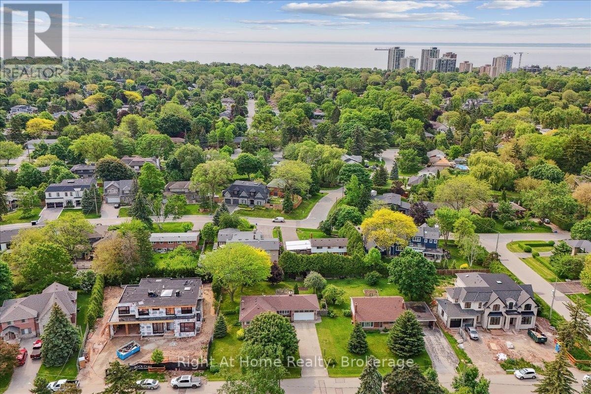 












357 SEATON DRIVE

,
Oakville (WO West),




Ontario
L6L3X9

