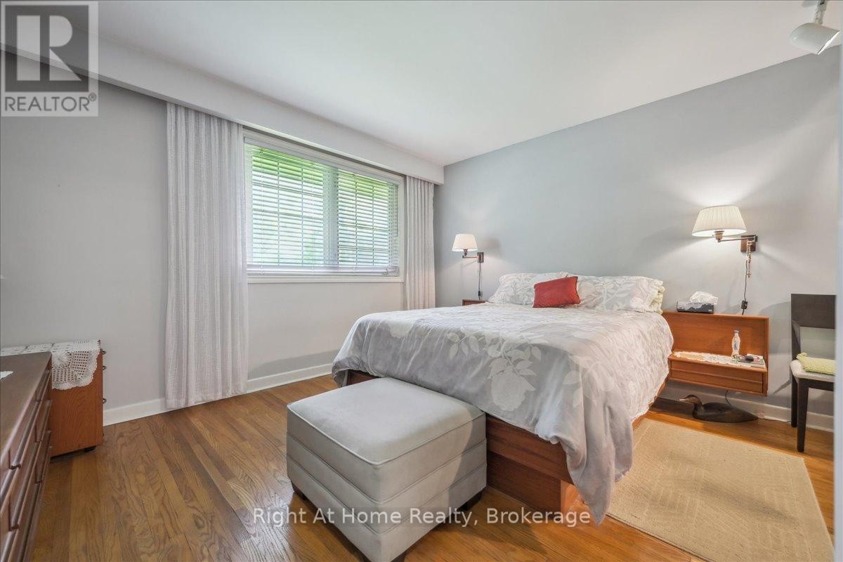 












357 SEATON DRIVE

,
Oakville (WO West),




Ontario
L6L3X9

