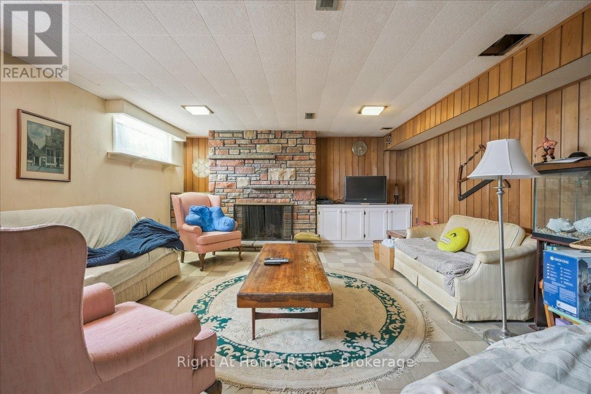 












357 SEATON DRIVE

,
Oakville (WO West),




Ontario
L6L3X9

