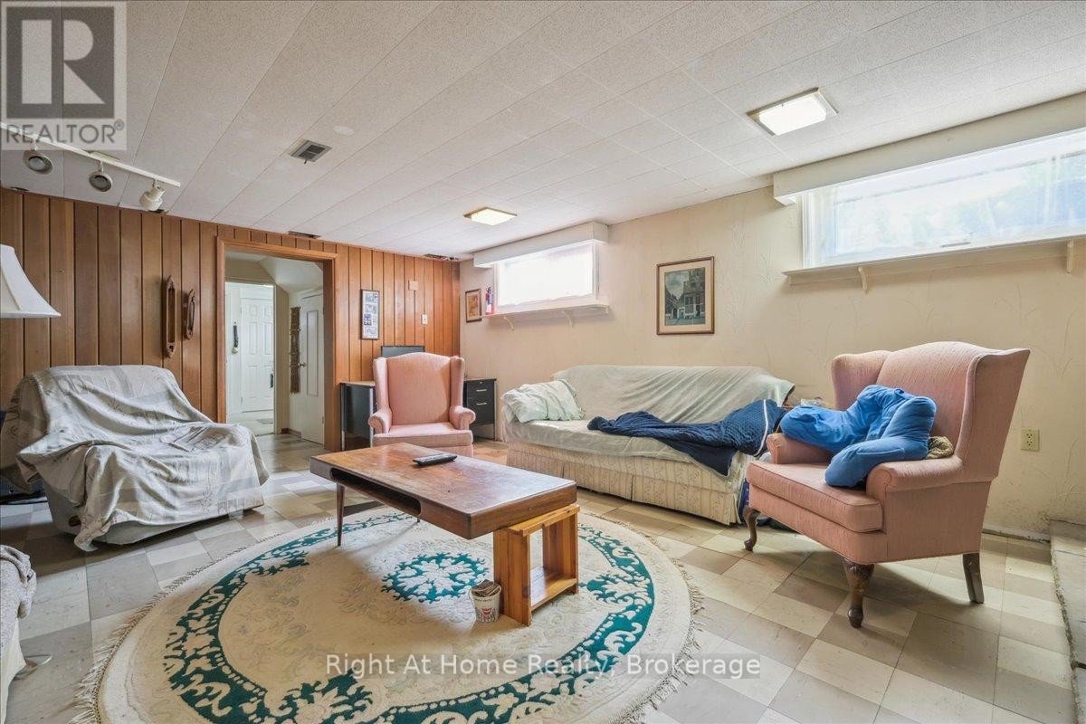












357 SEATON DRIVE

,
Oakville (WO West),




Ontario
L6L3X9

