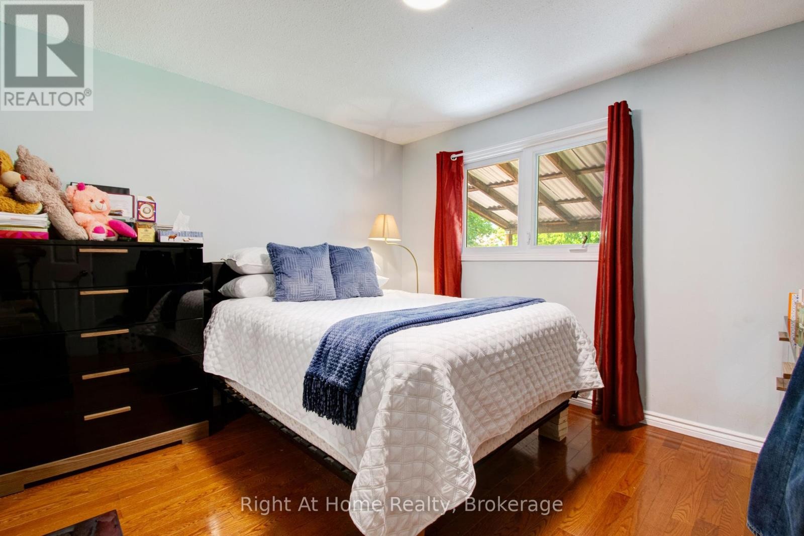 












63 MARTINDALE CRESCENT

,
Brampton (Brampton West),




Ontario
L6X2V7

